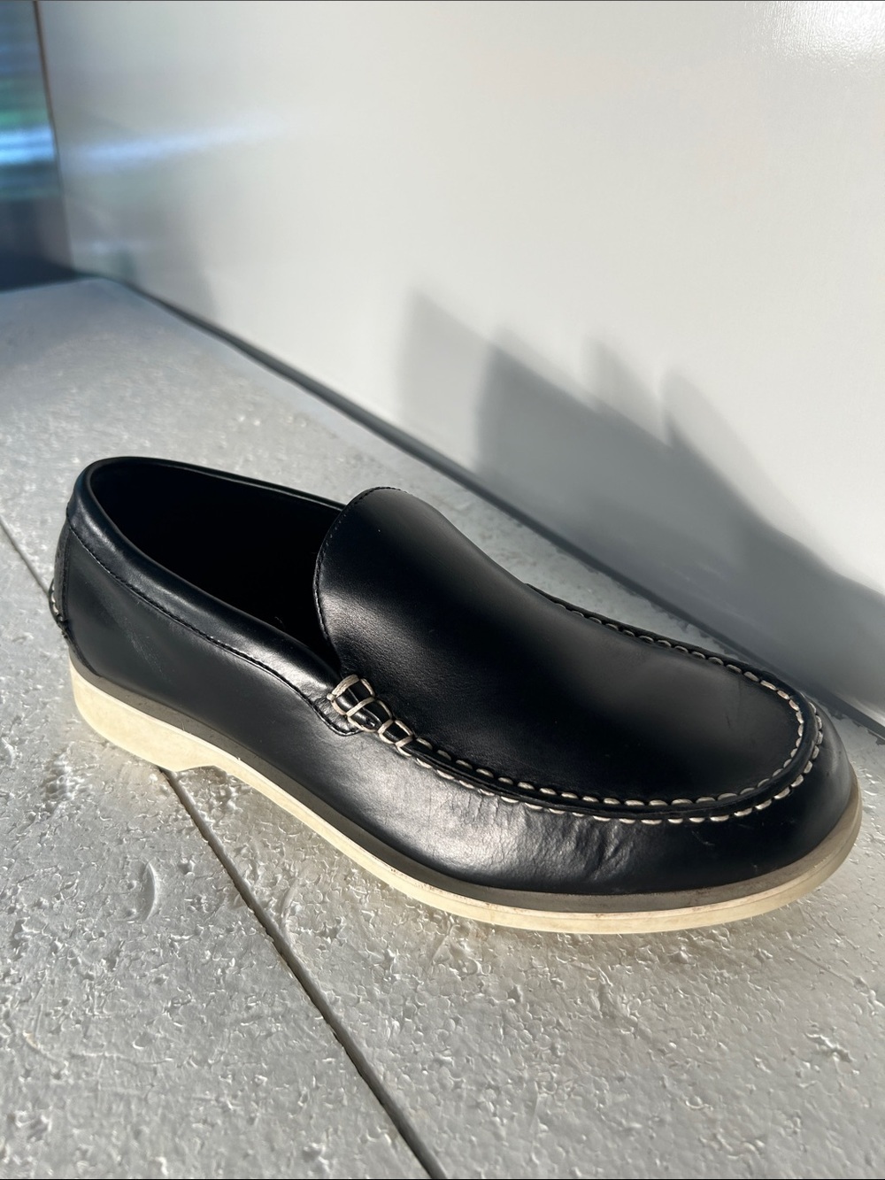 Cole Haan SZ 8 Black Leather Slip-On Loafers Contrast Stitching Office Preppy